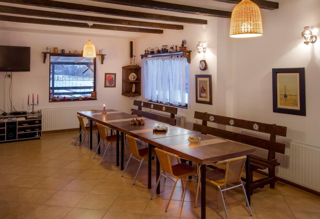 Casa Georgescu Hotel Risnov Bagian luar foto