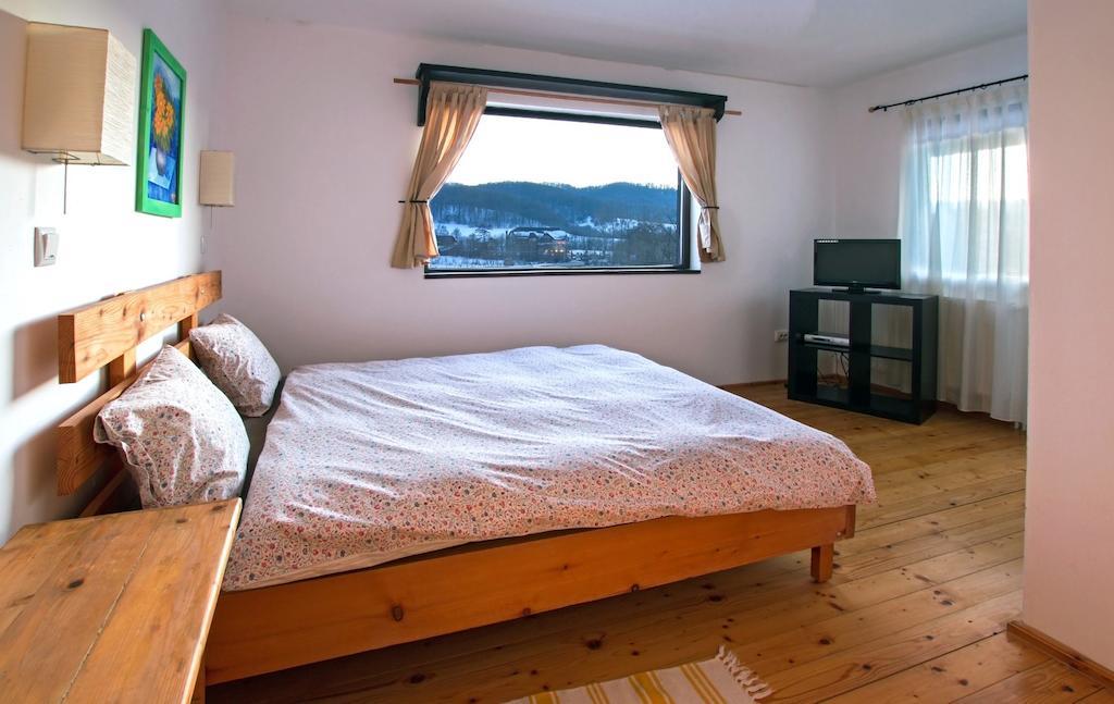 Casa Georgescu Hotel Risnov Ruang foto